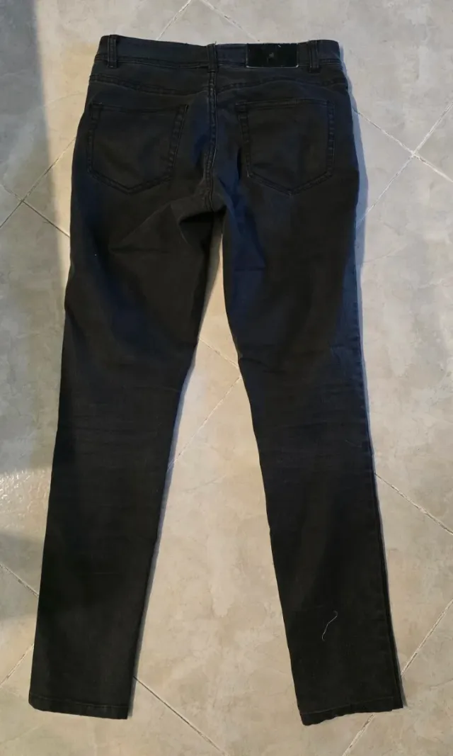 Pantalón pitillo negro mujer