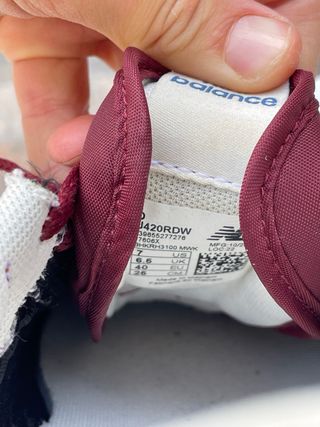 Zapatillas New Balance 420 Rojas y Blancas