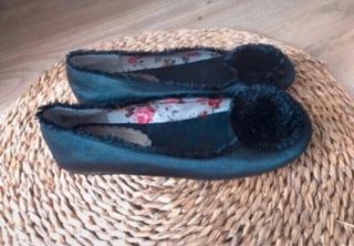 Bailarinas raso pompón negro T.40