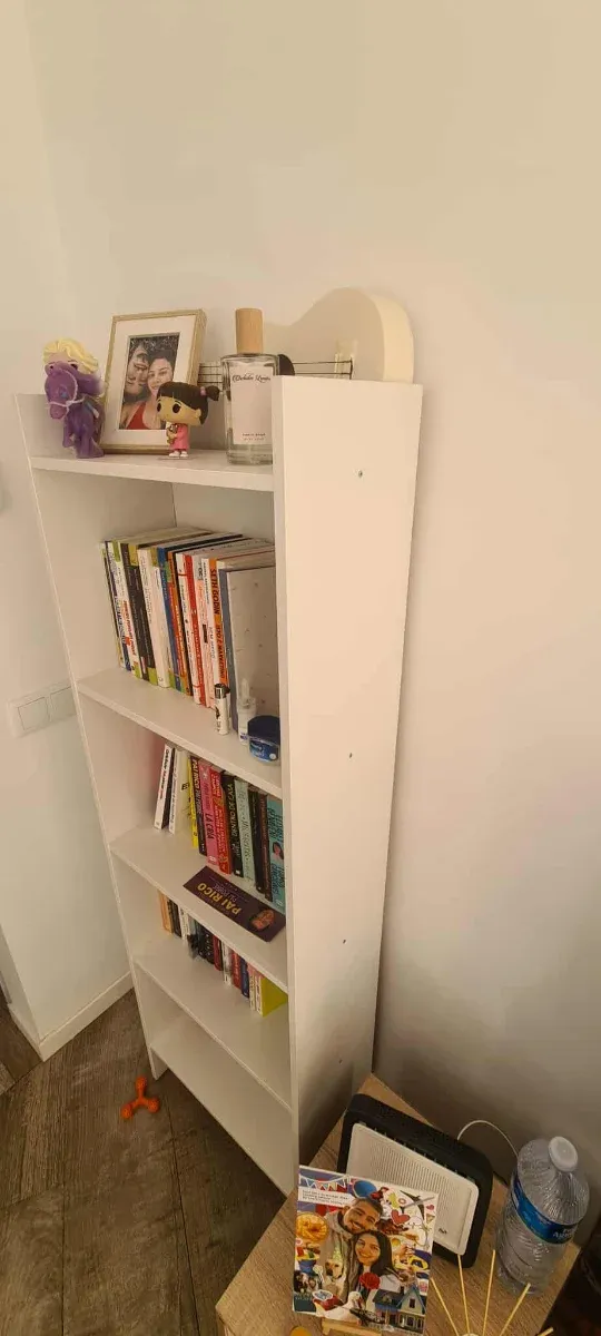 Estantería blanca BAGGEBO de IKEA