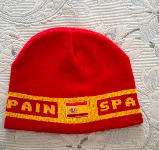 Berretto invernale SPAGNA rosso e giallo