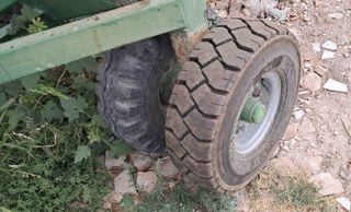 Pick up cereal John Deere 620R.