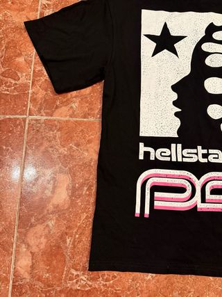 Camiseta Hellstar Negra Estampado Rosa
