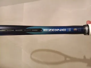 Raqueta YONEX EZONE 105 275G Grip 2