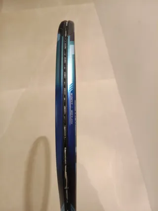 Raqueta YONEX EZONE 105 275G Grip 2