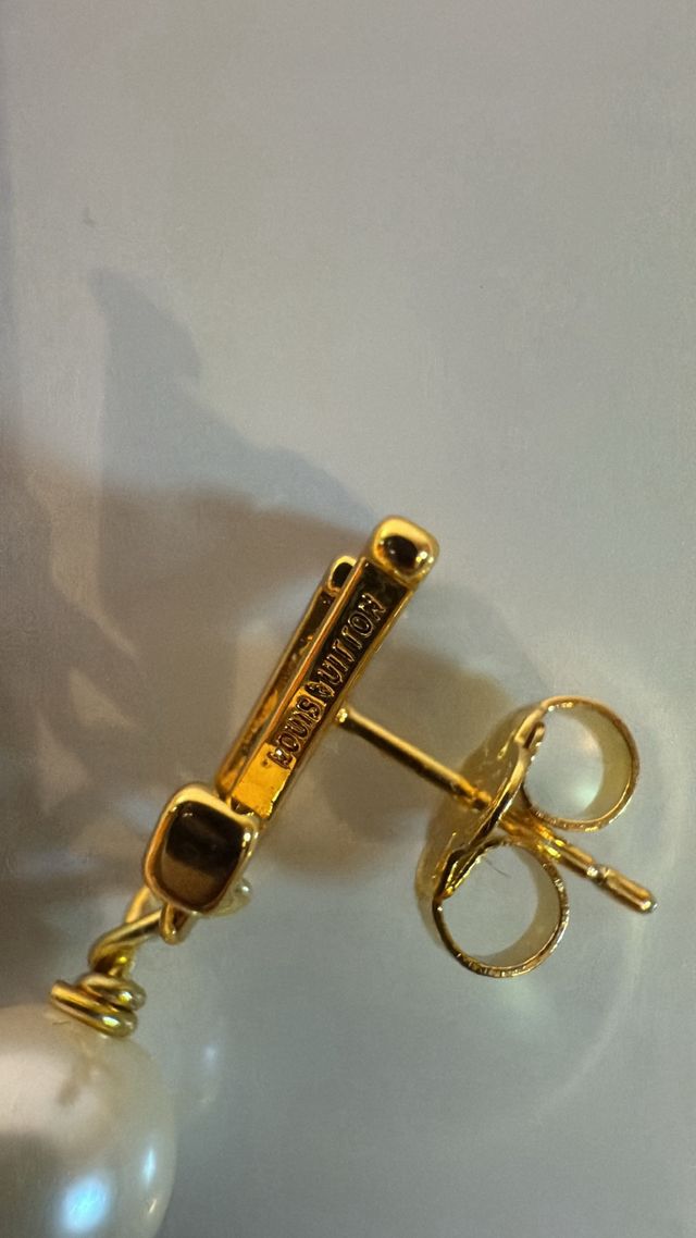 Orecchini Louis Vuitton in Oro con Perla