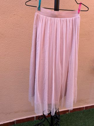 Falda tul rosa.