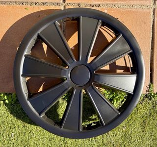 Llantas Ford 15” 4x98 Hierro con tapacubos negros