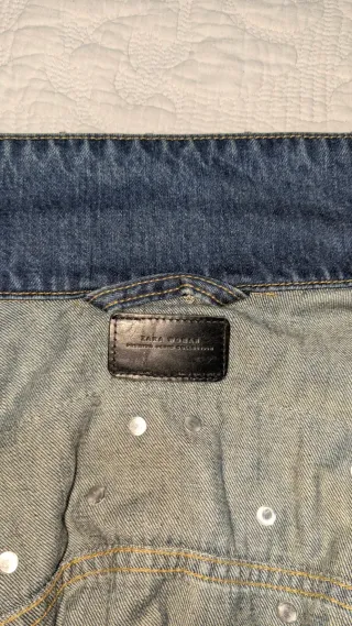 Cazadora vaquera tachuelas y cadenas oversize