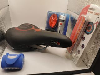 Pack accesorios bicicleta sillín + luces LED