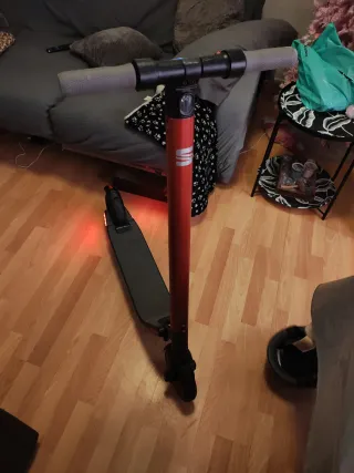 Patinete Eléctrico Seat Segway + Casco