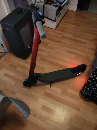 Patinete Eléctrico Seat Segway + Casco