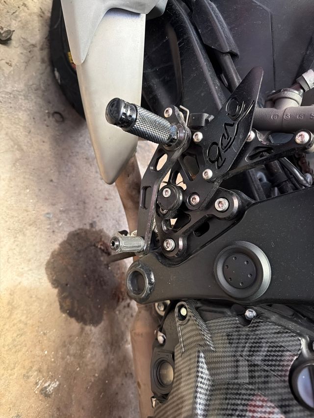 Estriberas Racing Suzuki GSX-S 750 (2017)