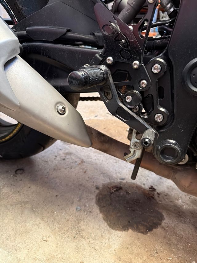 Estriberas Racing Suzuki GSX-S 750 (2017)