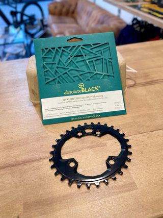 Plato AbsoluteBlack Oval 76bcd 30T Negro