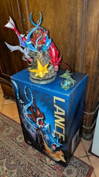 Statua Pokemon Lance Draghi Wataru Elite Four