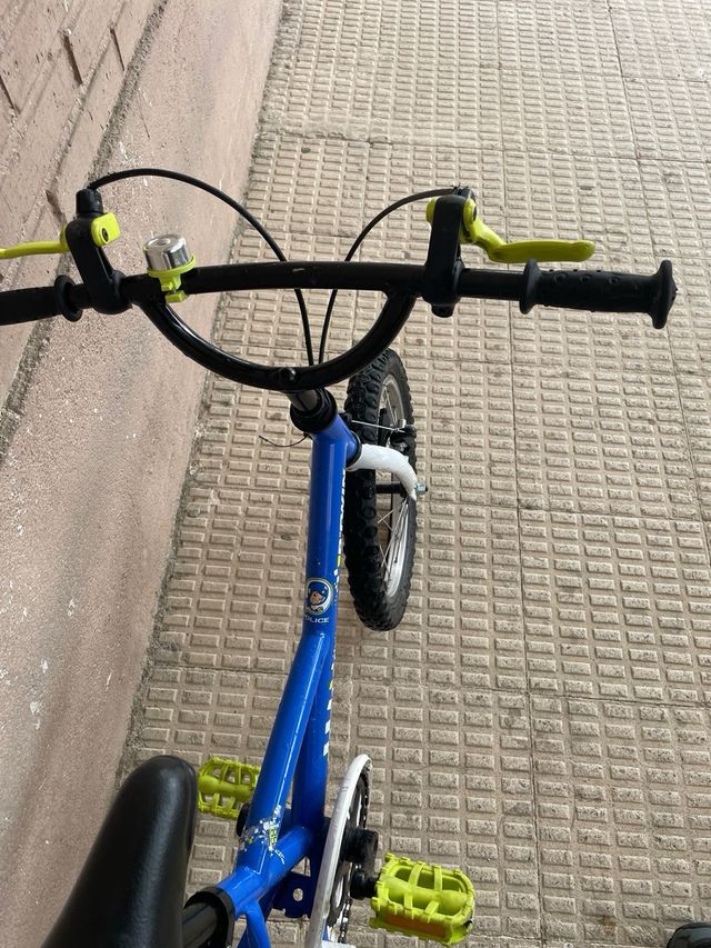 Bicicleta infantil azul BTWIN