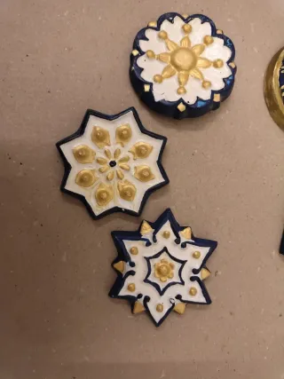 Ceramiche decorative a tema floreale