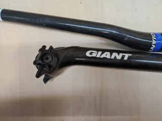 Combo Manillar y Tija Giant SLR Carbono