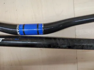 Combo Manillar y Tija Giant SLR Carbono