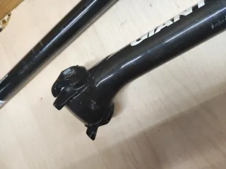 Combo Manillar y Tija Giant SLR Carbono