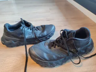 Zapatillas Trail Running NNormal 2.0 Negras