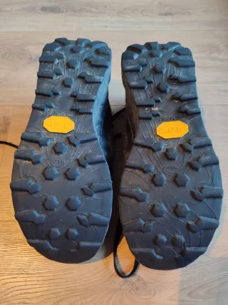 Zapatillas Trail Running NNormal 2.0 Negras