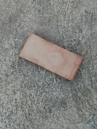 Ladrillo macizo nuevo