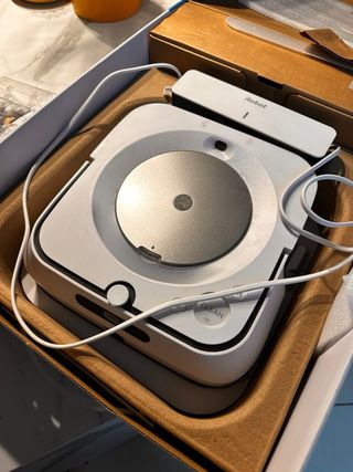 Robot lavapavimenti iRobot Braava Jet M6