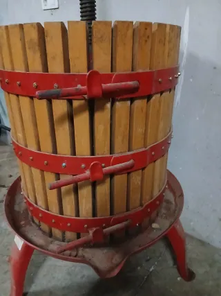 Prensa manual para vino