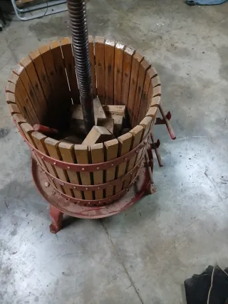 Prensa manual para vino