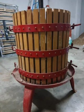 Prensa manual para vino