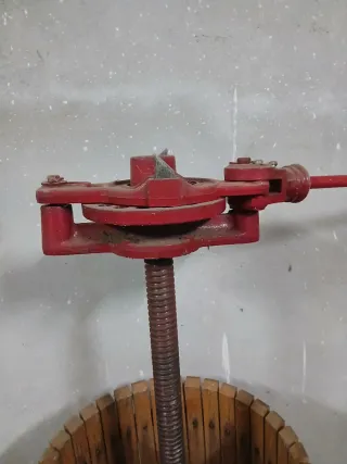 Prensa manual para vino