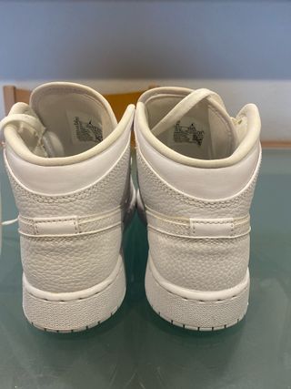 Nike Air Jordan 1 Mid Blancas