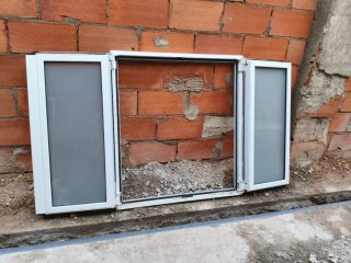 Ventana aluminio oscilobatiente