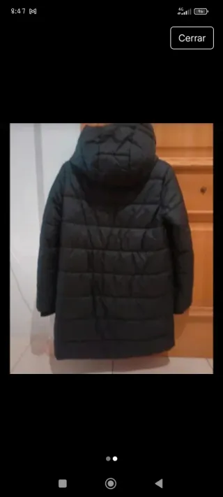 Abrigo acolchado negro tipo plumas