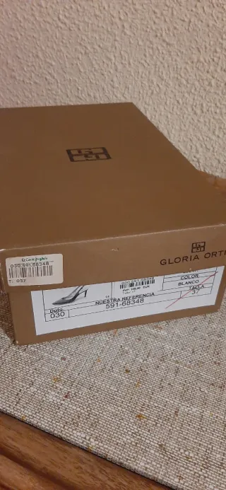 Zapatos de fiesta Gloria Ortiz blanco perlado 37