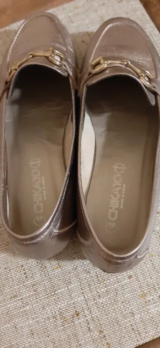 Zapatos piel dorados talla 38