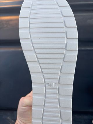 Zapatillas Beige y Doradas