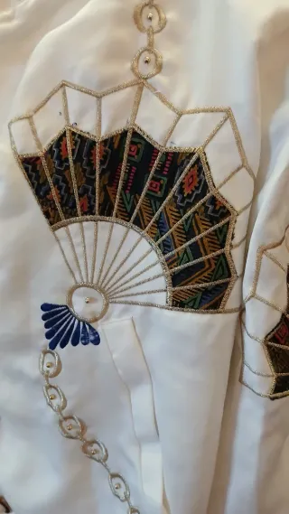 Cazadora bomber, Blanca con Bordados