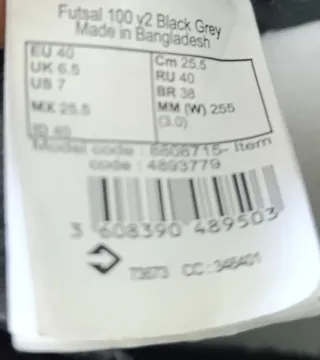 Zapatillas fútbol sala negras y blancas