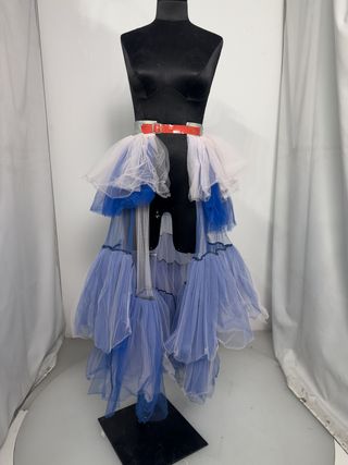 Sobrefalda de tul con volumen