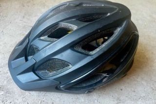 Casco de bicicleta negro