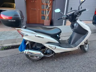 Scooter Sym VS125 en buen estado
