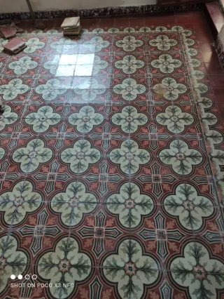 Baldosas antiguas decoradas