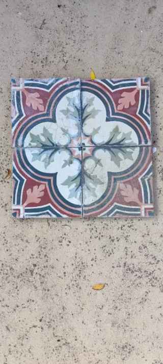 Baldosas antiguas decoradas