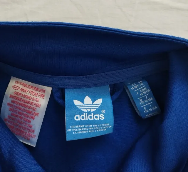 Sudadera Adidas con cremallera azul
