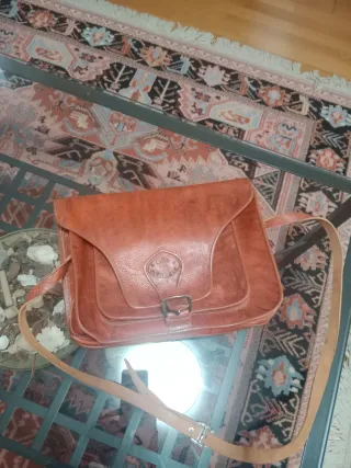 Bolso de piel marrón