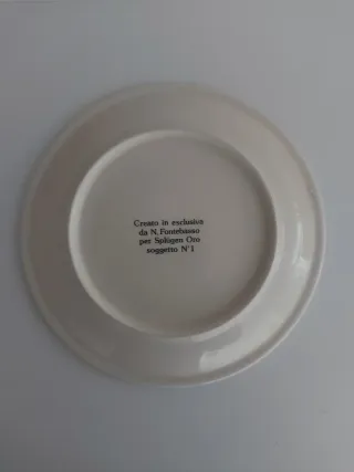 Piatto decorato con scena di festa