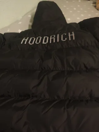 Chaqueta Hoodrich Negra Plumas